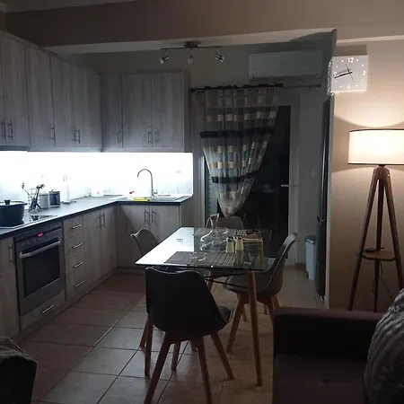 Angela's Seaview Apartment *