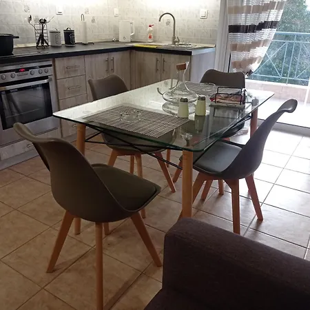 Angela's Seaview Apartament